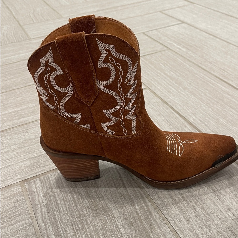 Dingo Brown Suede Cowboy Boots with Embroidery - Picture 5 of 5
